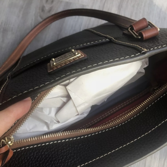 Authentic Dooney & Bourke Small Lexington Shopper - Picture 4 of 10